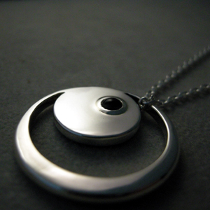 �I�[�_�[���C�h�V���o�[�A�N�Z�T���[����F 110.�@royal-blue-moon-stone pendant 