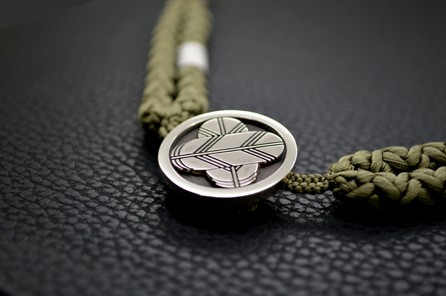 銀細工　羽織紐　シルバー製メダル